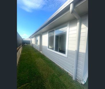 Unit 2/7 Auvergne Way, Old Bar, NSW 2430 - Photo 2
