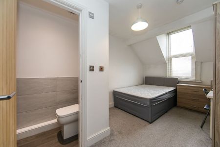 Flat 6, 27 Richmond Road, Headingley, Leeds - Photo 3