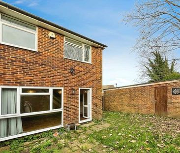 Jennery Lane, Burnham, Slough, SL1 - Photo 1