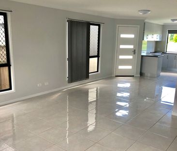 22 Reflection Street, Mount Pleasant QLD 4740 - House For Rent | Do... - Photo 1