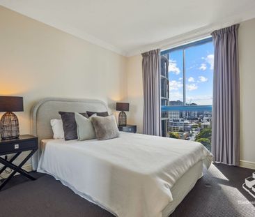 Luxurious High-Floor 2 Bedroom Apartment with Stunning River & City... - Photo 2
