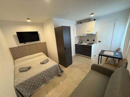 Alquiler de piso en Calle Madre Salesa, 6 - Photo 2