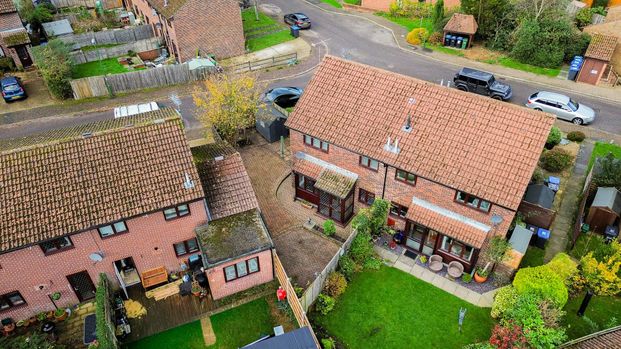 Windmill Platt, Handcross, RH17 - Photo 1