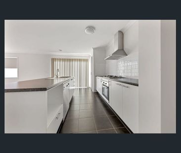 STUNNING FAMILY HOME IN MERNDA - Photo 5