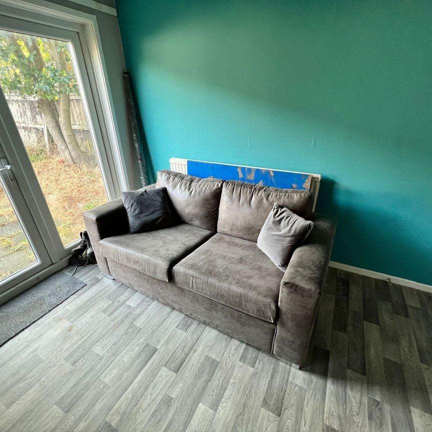 Waterpump Court Room 3 - Photo 1