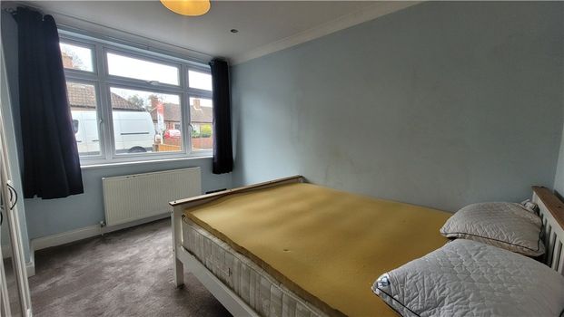 Albert Road, Englefield Green, Egham, Surrey, TW20 0RQ - Photo 1