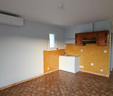 Location Appartement 2 pièces 32m² ST LAGER BRESSAC 07210 - Photo 2