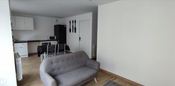 A LOUER CARENTOIR centre-ville réf 143/388 - appartement de type 2 meublé d'une surface de 34 m... - Photo 2