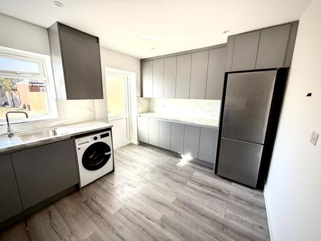 Wentworth Road, Southall, UB2 5TU - Photo 5