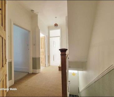 Cranley Gardens, Palmers Green, N13 - Photo 2