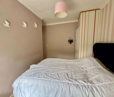 3 bedroom terraced house to rent - Photo 6