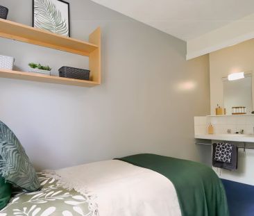 1 Bed Apartment - Photo 6