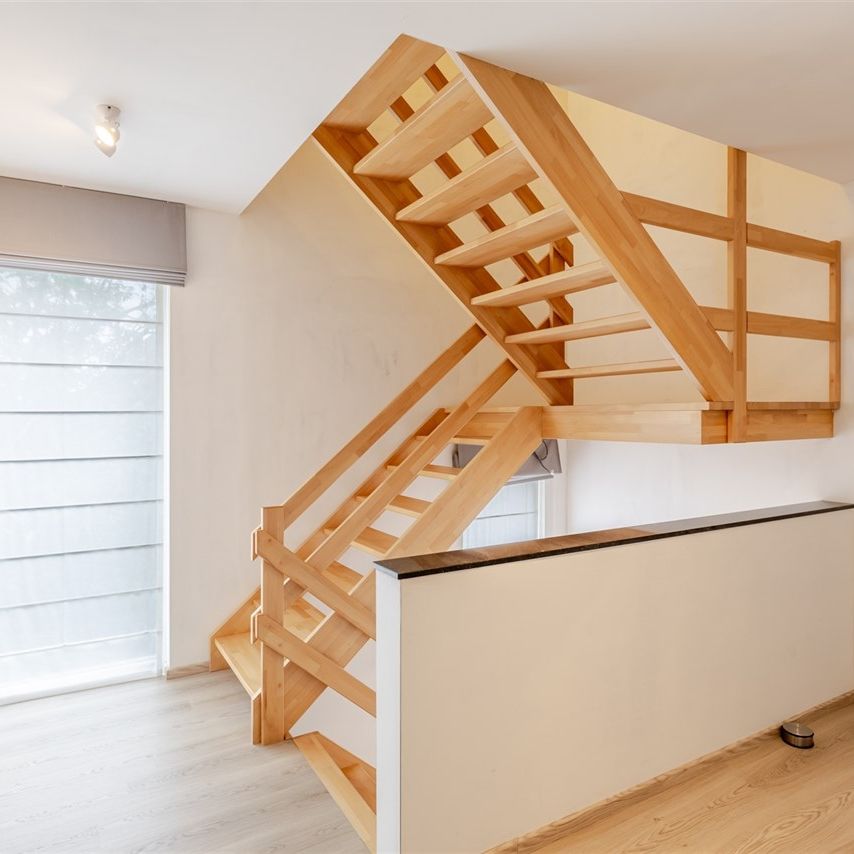 Bemeubelde ruime energiezuinige woning met grote tuin. - Photo 1