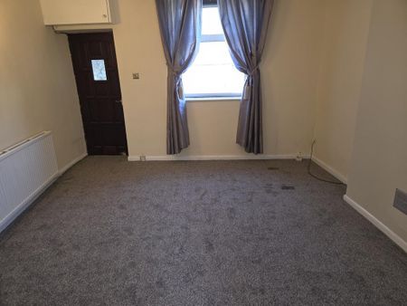 2 bedroom cottage to rent - Photo 2