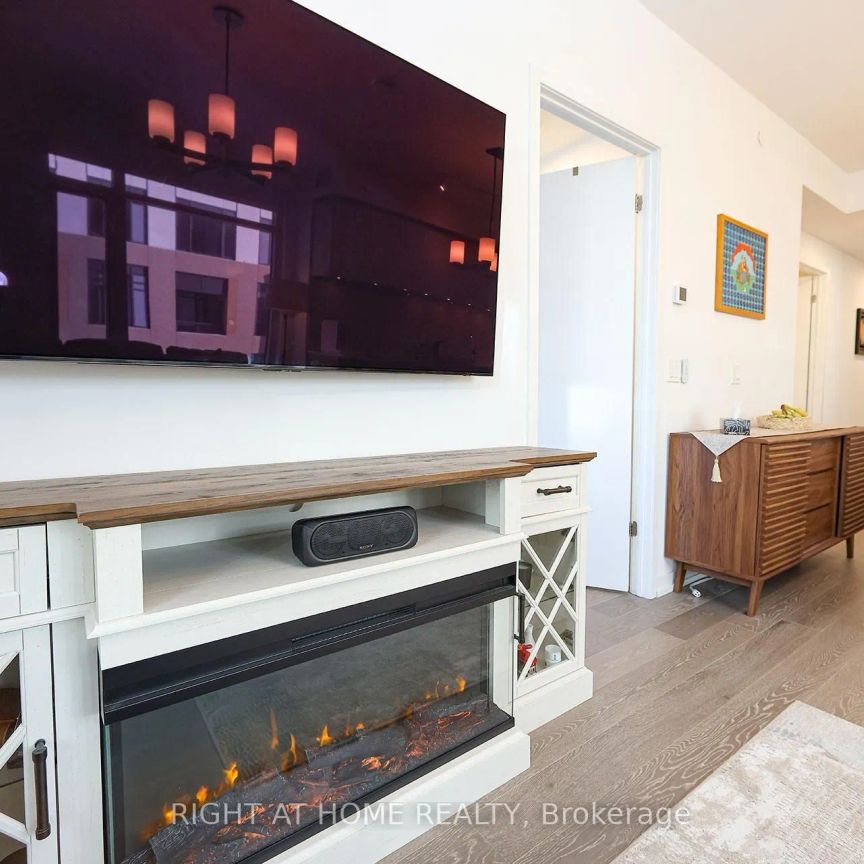 8 Beverley Glen #D433 - Photo 1