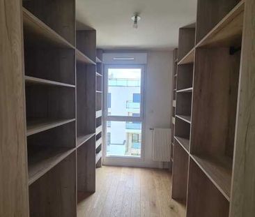 Location Appartement 4 pièces 152m² ST JEAN DE LA RUELLE 45140 - Photo 2