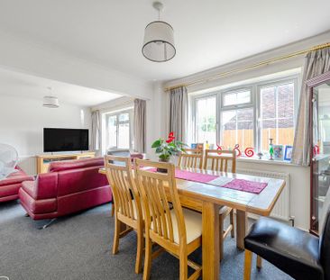 4 bedroom detached house to rent - Photo 4