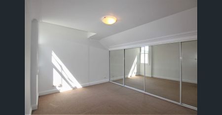 Spacious & Convenient Terrace - Photo 5