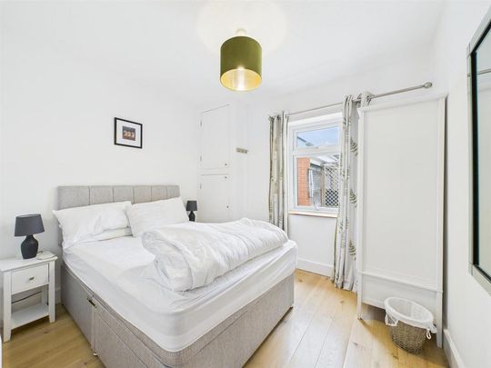 3 bedroom semi-detached bungalow to rent - Photo 1