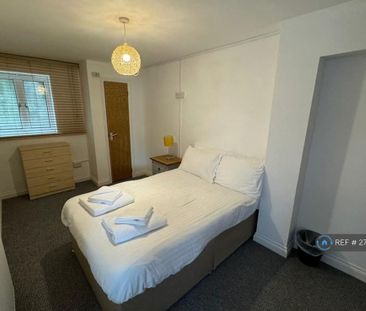 4 bedroom end of terrace house to rent - Photo 5