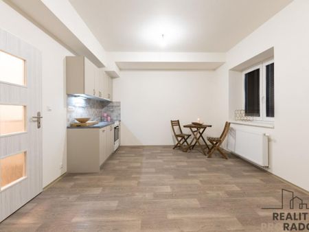 Pronájem bytu 1+kk 27 m2 - Fotografie 3