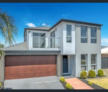 Modern 3 Bedroom Home in Moe - Photo 1