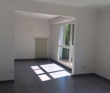 Location Appartement 3 pièces 76m² - Photo 3