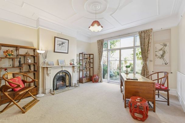 6 bedroom terraced house to rent - Photo 1