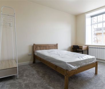 7 Chancery Lane, Huddersfield, HD1 - Photo 4