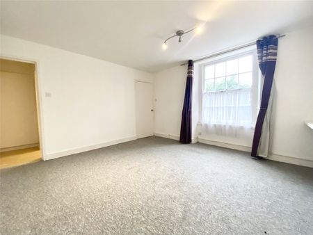 1 Bedroom - Photo 2