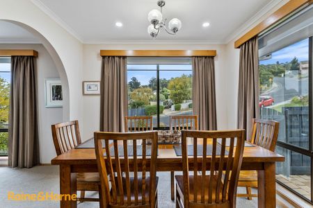 "Neat and Tidy 3 Bedroom Home + Sunroom!" - Photo 5
