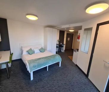 Studio Bronze - Photo 6