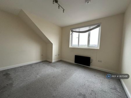 4 bedroom flat to rent - Photo 3
