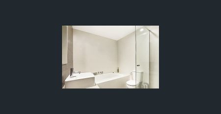 Executive Penthouse with Panoramic Vistas - Photo 4