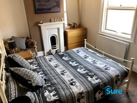 3 bedroom semi-detached house to rent - Photo 4