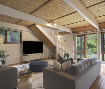 Stunning Coastal Retreat - Photo 3