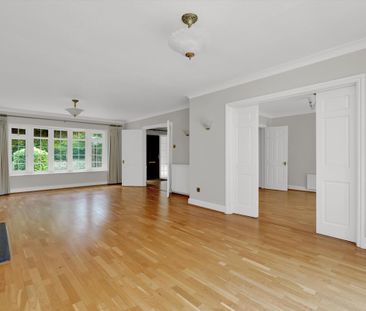Available to let is a superb 5 bedroom family home in a convenient ... - Photo 3