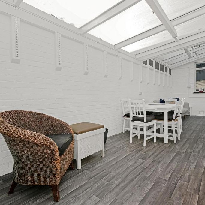 5 bedroom detached house to rent - Photo 1