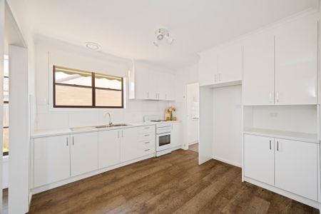NEAT & SPACIOUS 2 BEDROOMS UNIT WITH PRIVATE COURTYARD - Photo 2