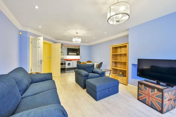 2 bedroom flat to rent - Photo 1