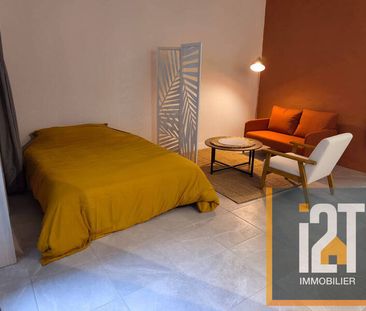 Appartement à louer - Nîmes 1 pièce de 33 m² - Photo 1