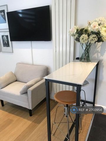 1 bedroom semi-detached house to rent - Photo 2