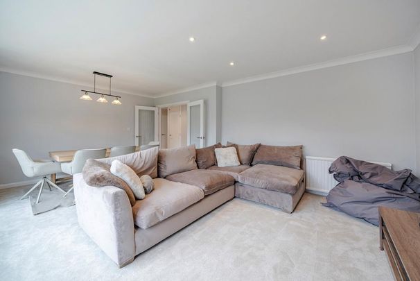 2 bedroom flat to rent - Photo 1