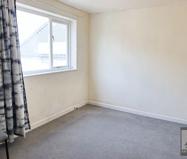 2 Bedroom First Floor Flat - Photo 1