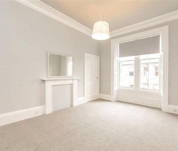 4 bedroom flat to rent - Photo 3