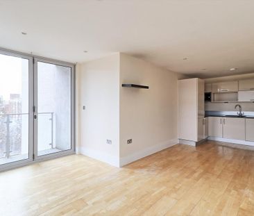 2 bedroom flat to rent - Photo 2