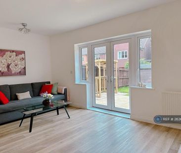 3 bedroom semi-detached house to rent - Photo 1