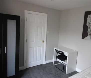 4 bedroom private hall to rent - Photo 5