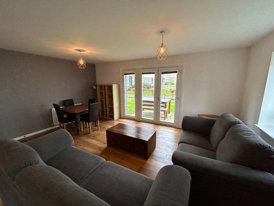3 bedroom flat to rent - Photo 1
