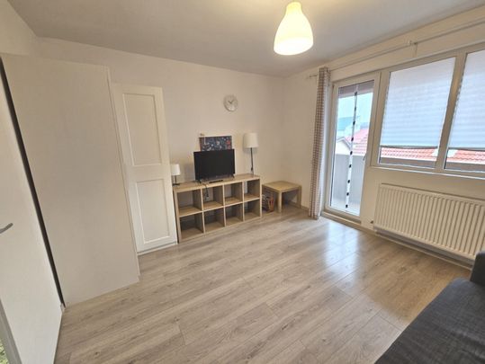 Garsoniera Popesti Leordeni – Zona de case. Parcare. - Fotografie 1